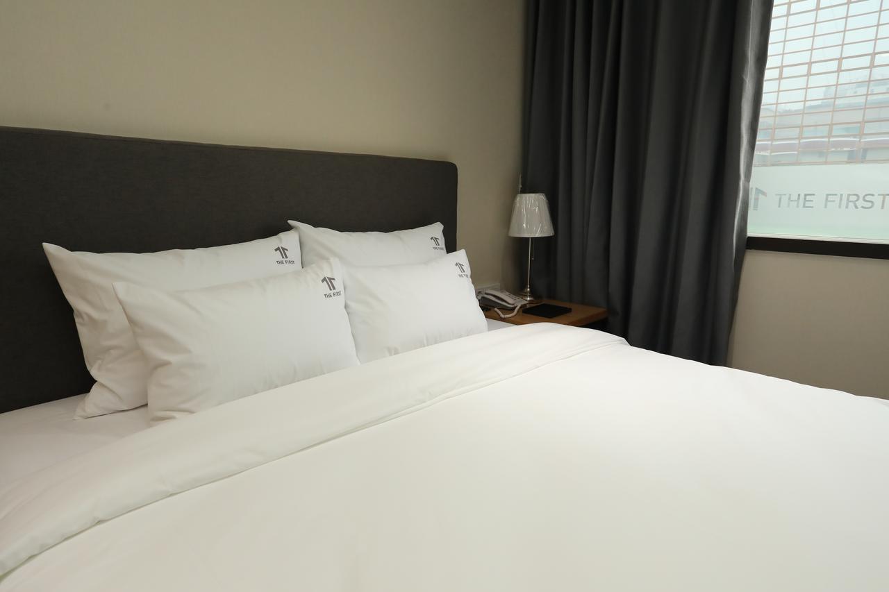 The First Hotel Changwon Exterior foto